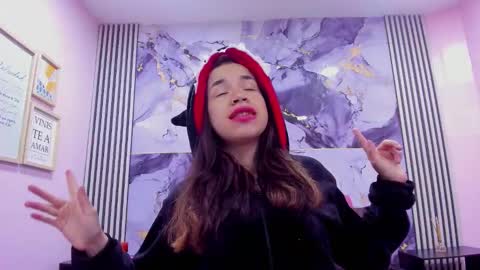 Snapshot of hott_barbie_ chatting on November 11, 2025, 3:17 am hott_barbie_ online show from November 11, 2025, 3:17 am