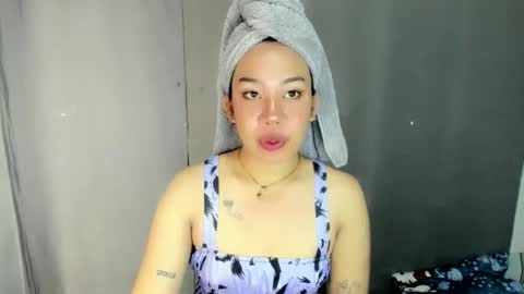 jelaigrande  online show from April 27, 2026, 12:25 pm