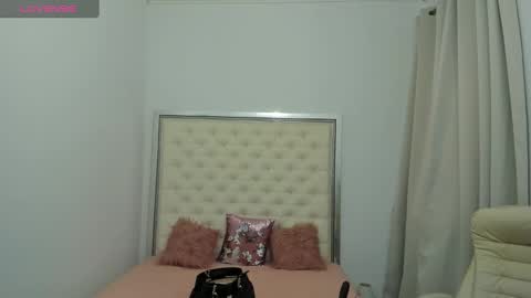 Snapshot of hott_eryka chatting on September 19, 2025, 10:38 am Eryka online show from September 19, 2025, 10:38 am