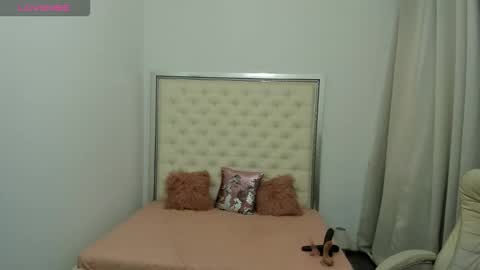 Snapshot of hott_eryka chatting on October 10, 2025, 9:19 am Eryka online show from October 10, 2025, 9:19 am