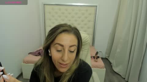 Snapshot of hott_eryka chatting on October 13, 2025, 7:30 am Eryka online show from October 13, 2025, 7:30 am