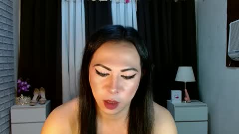 Snapshot of hott_summerr chatting on January 8, 2025, 8:49 am Alex Summer online show from January 8, 2025, 8:49 am
