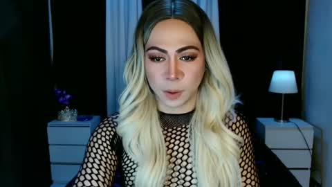 Snapshot of hott_summerr chatting on February 28, 2025, 5:48 pm Alex Summer online show from February 28, 2025, 5:48 pm