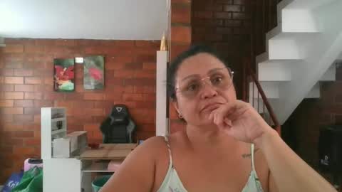 victorya karolyna online show from March 2, 2025, 4:53 pm