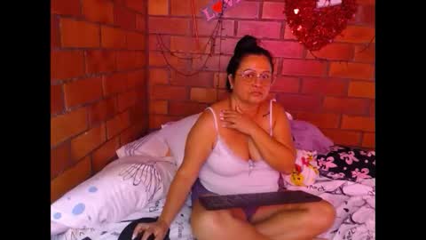victorya karolyna online show from September 16, 2025, 3:46 pm