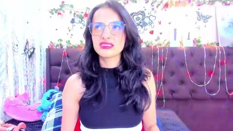 Snapshot of hottcandy21 chatting on March 7, 2025, 8:33 pm HottCandy21 online show from March 7, 2025, 8:33 pm