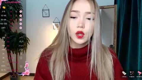 Snapshot of hottease_pvt chatting on December 5, 2024, 2:20 am hello Im Eva online show from December 5, 2024, 2:20 am