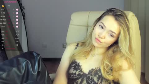 Snapshot of hottease_pvt chatting on January 18, 2025, 11:21 am hello Im Eva online show from January 18, 2025, 11:21 am