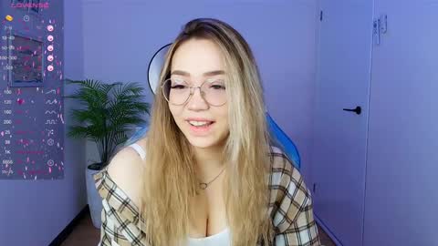 Snapshot of hottease_pvt chatting on February 5, 2025, 1:47 am hello Im Eva online show from February 5, 2025, 1:47 am