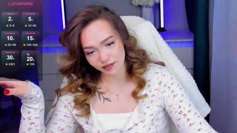 hello Im Eva online show from November 13, 2025, 10:14 am