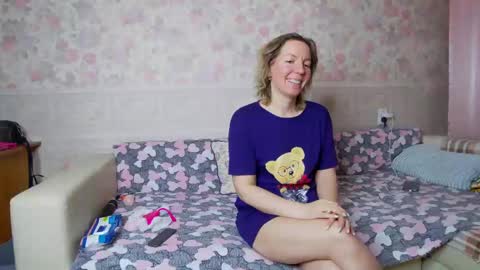 Amanda online show from December 5, 2024, 4:09 am