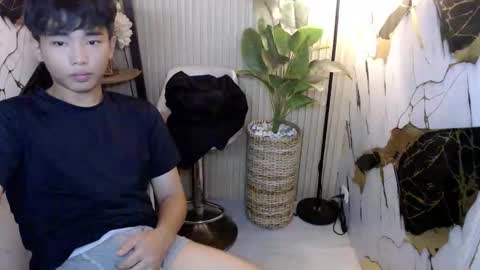 hottestloues online show from June 8, 2026, 1:28 am