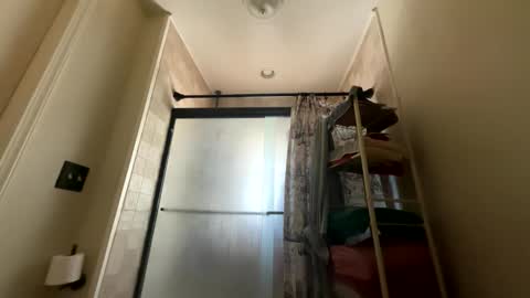 Hottgodess online show from December 16, 2025, 3:17 pm