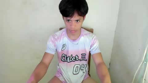 Snapshot of hottie_migs chatting on June 10, 2026, 12:11 am hottie_migs online show from June 10, 2026, 12:11 am