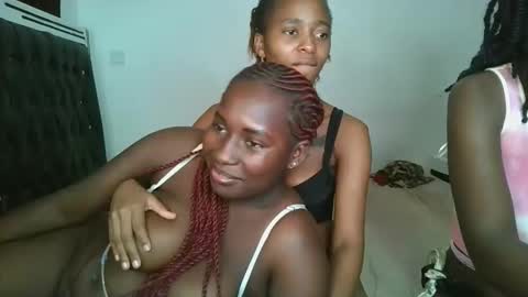 hottie_mistie online show from April 18, 2026, 10:32 pm