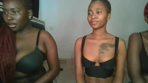 hottie_mistie online show from April 27, 2026, 8:34 am