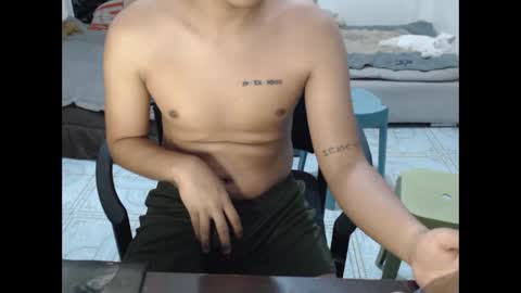 hottiestunlee online show from September 12, 2025, 4:45 am