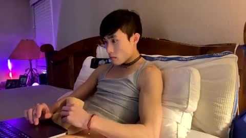 hottiewithabody101 online show from May 3, 2026, 12:44 pm