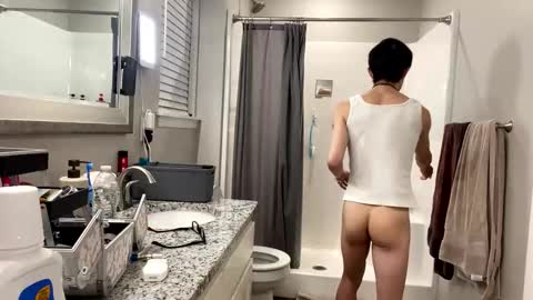 hottiewithabody101 online show from June 1, 2026, 11:01 am