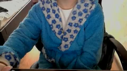 Snapshot of hotty_mary chatting on April 16, 2026, 8:59 am Mary online show from April 16, 2026, 8:59 am