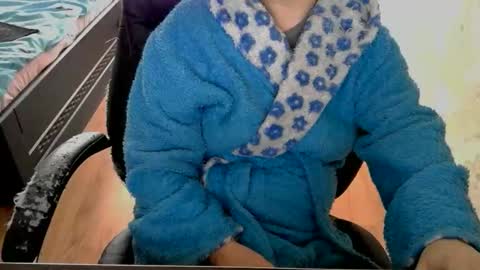 Snapshot of hotty_mary chatting on April 18, 2026, 8:51 am Mary online show from April 18, 2026, 8:51 am