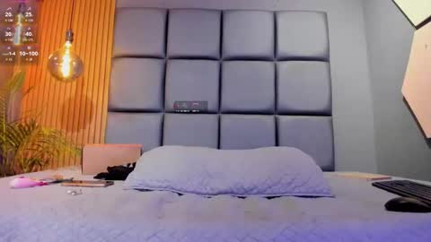  HOTTY online show from September 20, 2025, 7:04 pm