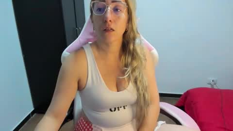 hottychrystal online show from December 22, 2025, 10:40 pm