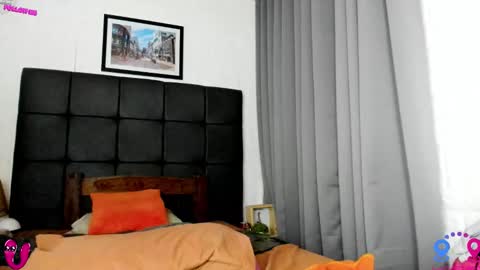 crishinahotty online show from November 15, 2025, 2:31 am