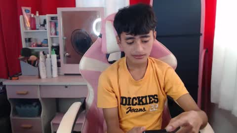 Edrian online show from March 25, 2026, 2:28 am