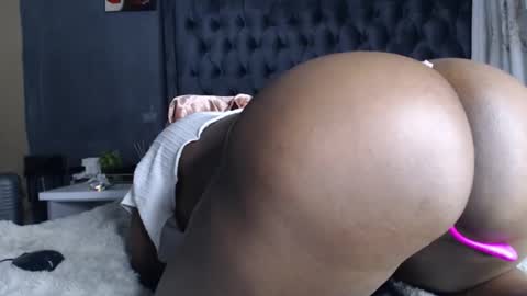 hotypussy95 online show from November 13, 2025, 9:36 pm