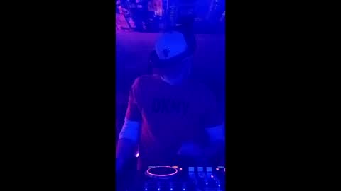 Snapshot of houseofstyle chatting on March 27, 2026, 10:59 am SeanPatrick online show from March 27, 2026, 10:59 am