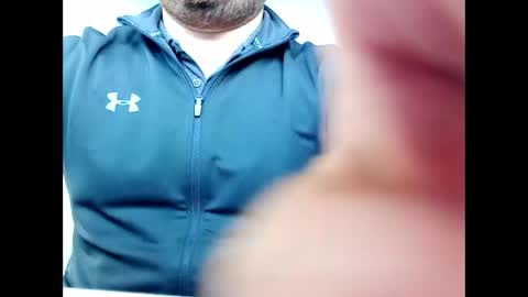 houskji8 online show from October 4, 2025, 7:28 am