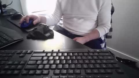 hoverday online show from February 8, 2026, 1:47 pm