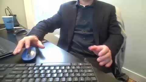 Snapshot of hoverday chatting on April 5, 2026, 8:39 pm hoverday online show from April 5, 2026, 8:39 pm