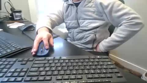 Snapshot of hoverday chatting on April 12, 2026, 9:53 pm hoverday online show from April 12, 2026, 9:53 pm