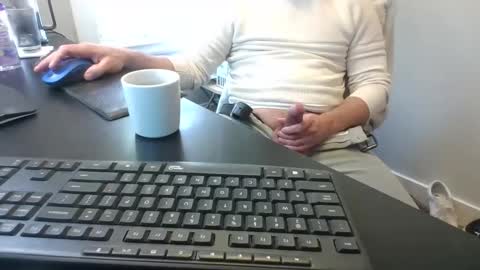 Snapshot of hoverday chatting on May 5, 2026, 8:50 pm hoverday online show from May 5, 2026, 8:50 pm