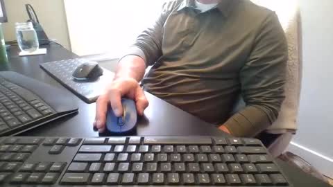 Snapshot of hoverday chatting on May 6, 2026, 12:43 pm hoverday online show from May 6, 2026, 12:43 pm