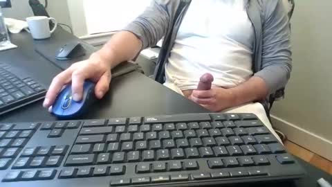 Snapshot of hoverday chatting on May 11, 2026, 12:33 pm hoverday online show from May 11, 2026, 12:33 pm
