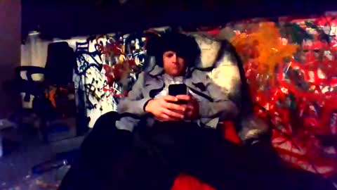 Snapshot of howbowdadareboy33 chatting on December 29, 2024, 3:57 pm ask me online show from December 29, 2024, 3:57 pm