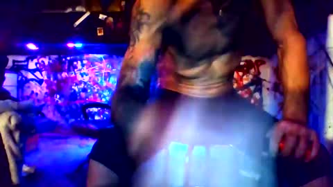 Snapshot of howbowdadareboy33 chatting on January 10, 2025, 8:07 am ask me online show from January 10, 2025, 8:07 am