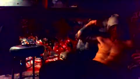 Snapshot of howbowdadareboy33 chatting on January 21, 2025, 8:19 am ask me online show from January 21, 2025, 8:19 am