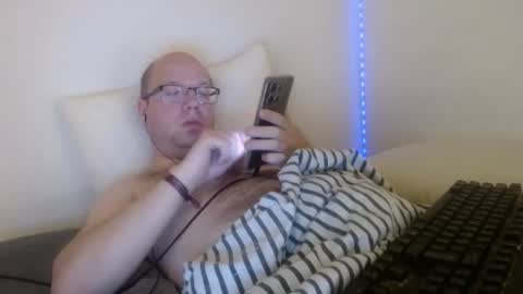 Snapshot of hoyboydkk chatting on October 19, 2025, 12:00 am Christian online show from October 19, 2025, 12:00 am