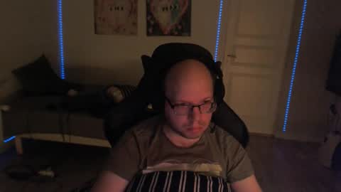 Snapshot of hoyboydkk chatting on November 14, 2025, 2:54 am Christian online show from November 14, 2025, 2:54 am