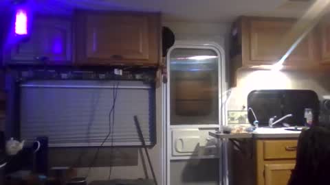 hoytme online show from November 16, 2025, 2:28 am