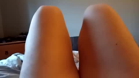 hrnybbwgurrll1993 online show from December 19, 2025, 3:41 pm