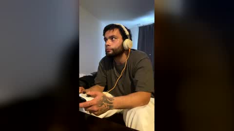 Snapshot of huffies_cam chatting on January 10, 2026, 1:02 pm huffies_cam online show from January 10, 2026, 1:02 pm