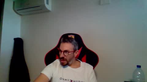 Snapshot of huge__cumshot chatting on October 20, 2025, 10:38 am huge__cumshot online show from October 20, 2025, 10:38 am