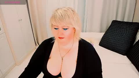 Snapshot of huge_booobs chatting on April 6, 2026, 6:42 pm milli online show from April 6, 2026, 6:42 pm