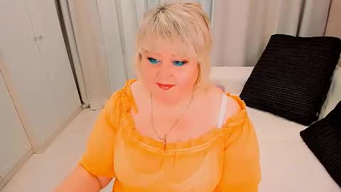 Snapshot of huge_booobs chatting on April 22, 2026, 7:15 pm milli online show from April 22, 2026, 7:15 pm
