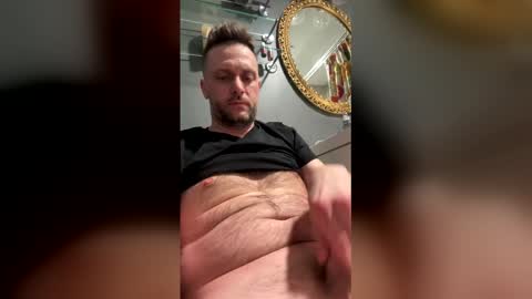 hugecock475 online show from May 3, 2026, 3:01 am